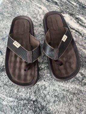 RIDER Brazilian Dunas series contoured, textured, wide straps Men's Size 10